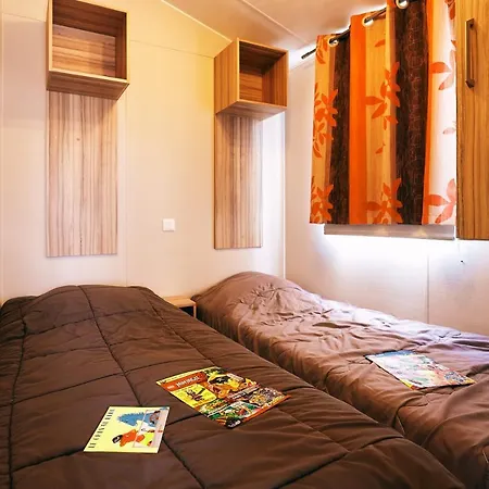 Le Bellevue مكان تخييم 4*
